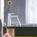 Produktbild: hansgrohe Talis E Waschtisch-Einhebelmischer 71710700 mit Ablaufgarnitur, mattweiß
