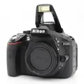 Produktbild: Nikon D5300 Gehäuse Gebrauchtware | Normale Gebrauchsspuren | 12 Monate Garantie | ✔️ Temporär mit Kostenlose Geschenkbox i.W.v. 160 €