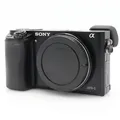Produktbild: Sony A6000 Gehäuse Gebrauchtware | Sehr leichte Gebrauchsspuren | 12 Monate Garantie | ✔️ Temporär mit Kostenlose Geschenkbox i.W.v. 160 €