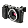 Produktbild: Sony Alpha 6000 (schwarz) ca. 26.000 Ausl. Kamera