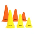 Produktbild: GORILLA SPORTS® Markierungskegel - 10 Stück Pylonen, 17 cm/23 cm/30 cm, Kunststoff, Gelb/Orange - Hütchen Set, Markierkegel, Verkehrshütchen, Markierungshütchen, Leitkegel, Trainingshilfen für Fußball
