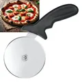 Produktbild: Pizzaschneider extra scharf – Profi Pizzarad 10 cm aus Edelstahl mit ergonomischem Anti-Rutsch Griff & Fingerschutz – Perfekt für Pizza, Teig & Gebäck (1)