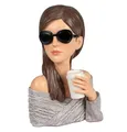 Produktbild: formano Deko-Büste Dame mit Sonnenbrille und Kaffeebecher Frauenfigur 28cm Women - Edle Skulptur aus Kunststein - Vintage-Deko im Audrey Stil - Elegante Geschenkidee für Frauen & Designliebhaber