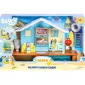 Produktbild: Bluey Beach Cabin Playset mit exklusiver Figur mit Schutzbrille
