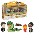 Produktbild: Wizarding World Harry Potter - Micro Magical Moments Sammelfiguren Geschenkset Kammer des Schreckens mit Harry Potter, Tom Riddle, Basilisk, Fawkes und Setzkasten, für Kinder ab 6 Jahren, Fanartikel