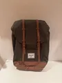 Produktbild: Rucksack Herschel dark olive NP: 89,99€
