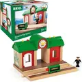 Produktbild: BRIO Spielzeugeisenbahn-Zubehör World 33578, Sprechender Bahnhof, mit Figur, Holz/Kunststoff