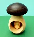 Produktbild: Nussknacker Pilz mit dunkler Kappe