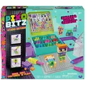 Produktbild: Pixobitz Sprühperlen Studio - Cooles 3D Bauen mit würfelförmigen Pixo-Perlen und etwas Wasser, nominiert für Top 10 Spielzeug 2022, ab 6 Jahren