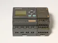 Produktbild: Siemens LOGO! 230RC Logikmodul 6ED1052-1FB00-0BA6 + DM8 230R 6ED1055-1FB00-0BA1