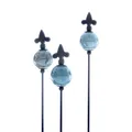 Produktbild: Metall Stecker franz. Lilie. 3 Gartenstecker mit Keramik-Kugel. Blautöne. 80 cm