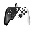 Produktbild: PDP Gaming Faceoff Deluxe+ verkabelt Switch Pro Controller - Schwarz and weiß - Offiziell Lizenziert durch Nintendo - Customizable buttons and paddles - Ergonomic Controllers