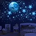 Produktbild: 1108 stücke Leuchtsterne Kinderzimmer Wandtattoo Junge Wandsticker Selbstklebend Mädchen Sternenhimmel Kinderzimmer Leuchtaufkleber Mond Sterne Fluoreszierend Wand Aufkleber Schlafzimmer Wohnzimmer