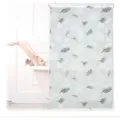 Produktbild: Duschrollo, 100 x 240 cm, Blatt Muster, Seilzug, flexible Montage, Duschvorhang für Badewanne, schwarz-weiß - Relaxdays