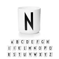 Produktbild: Design Letters Porzellan Kaffeetassen A-Z | Weiße Tassen für Weihnachten, Weihnachtsgeschenke Kleinigkeiten, Weihnachtsgeschenke für Frauen, Männer | Kaffeebecher | Tasse Personalisiert | 250 Ml