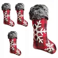 Produktbild: Weihnachtsstrümpfe 4 Stück 40 cm rot kariert Fell Nikolausstrumpf Schneeflocke