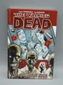 Produktbild: The Walking Dead Band 1 - Gute alte Zeit von Kirkman & Moore (CrossCult)