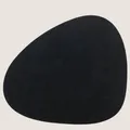 Produktbild: Lind DNA Tischset Curve L Black Nupo in 37 x 44 cm