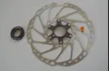 Produktbild: SHIMANO Bremsscheibe SM-RT64L 203 mm Center Lock CL mit Verschlußring