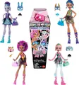 Produktbild: Monster High Buried-Secrets-Puppen und Accessoires, Cozy-Creepover-Thema mit geheimnisvoller Puppe und 5 Überraschungen beim Auspacken (Figuren können variieren), HYV64