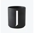 Produktbild: Design Letters Becher Porzellanbecher Schwarz J, Porzellan