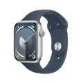 Produktbild: Apple Watch Series 9 (GPS, 45 mm) Smartwatch mit Aluminiumgehäuse in Silber und Sportarmband M/L in Sturmblau. Fitnesstracker, Blutsauerstoff und EKG Apps, Always-On Retina Display, Wasserschutz
